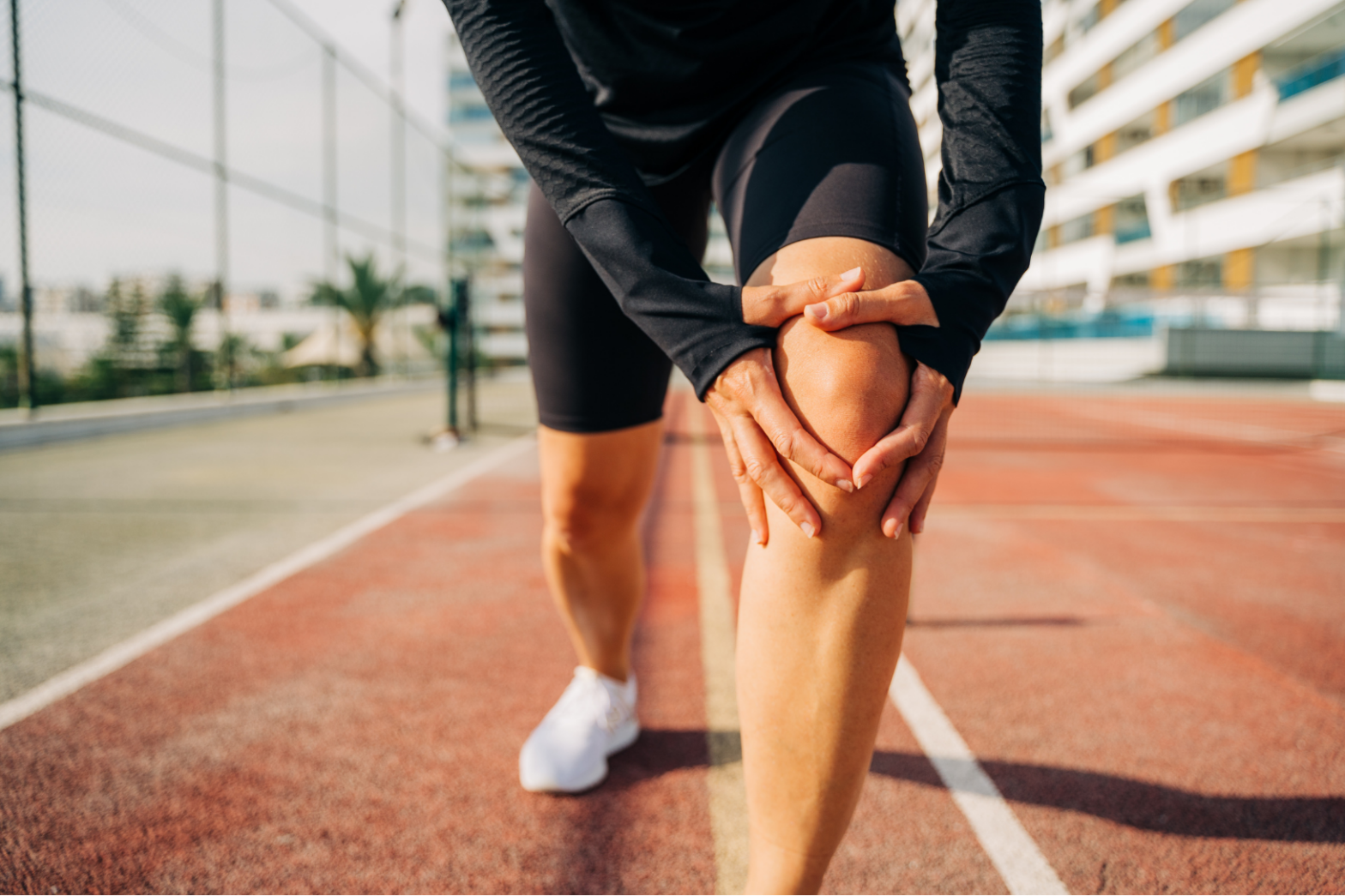 Sportif avec douleur ligament croisé